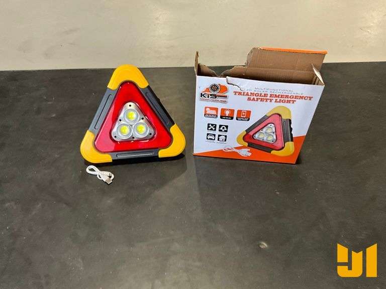 UNUSED KTS TRIANGLE EMERGENCY SAFTEY LIGHT