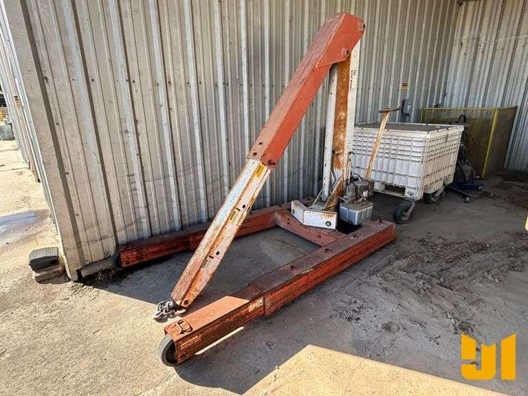 POWER TEAM 6,000 LB. HEAVY DUTY MOBILE CRANE