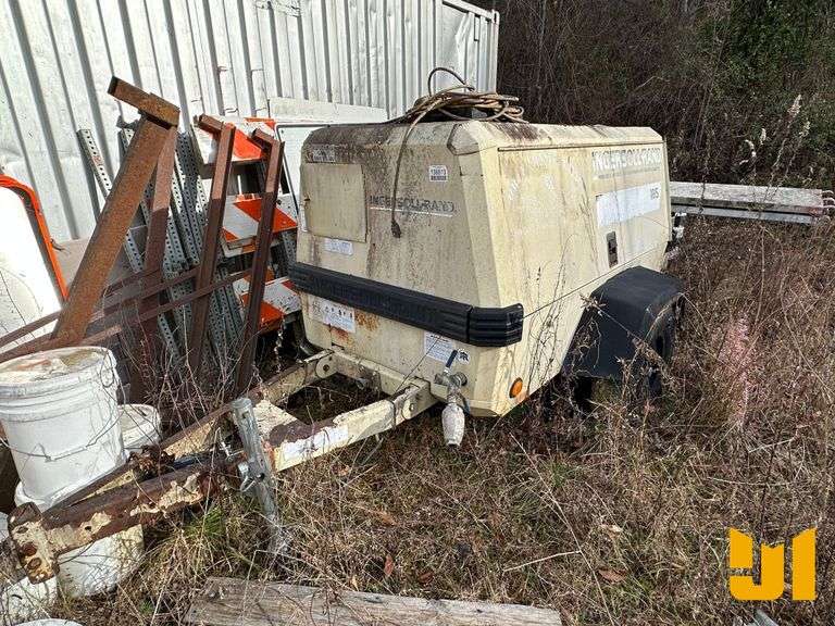 INGERSOLL-RAND 185 TRAILER MOUNTED AIR COMPRESSOR