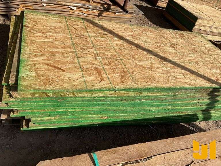 STACK OF 4’ X 8’ 1/2” OSB