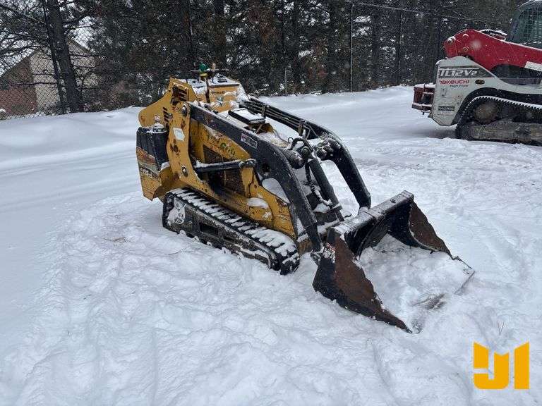 2016 VERMEER S725TX STAND ON MULTI TERRAIN LOADER SN: 1VRD070Y3G1000837