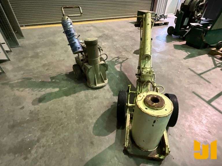 QTY OF 2 HEAVY DUTY INDUSTRIAL AIR/HYDRAULIC JACKS