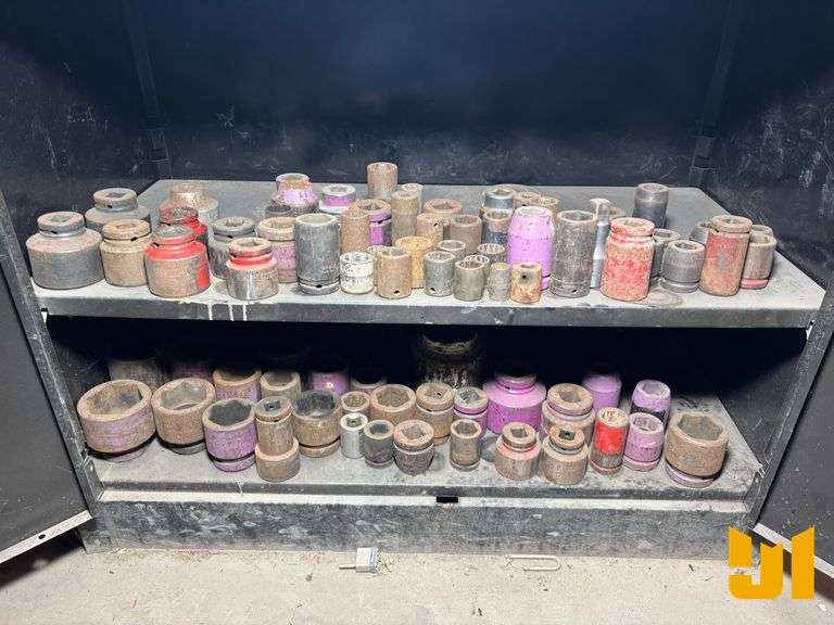 VARIOUS BRANDS AND SIZES OF IMPACT SOCKETS