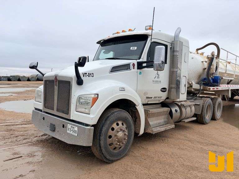2019 KENWORTH T880 TANDEM AXLE TRUCK TRACTOR VIN: 1XKZDP9X3KJ211053