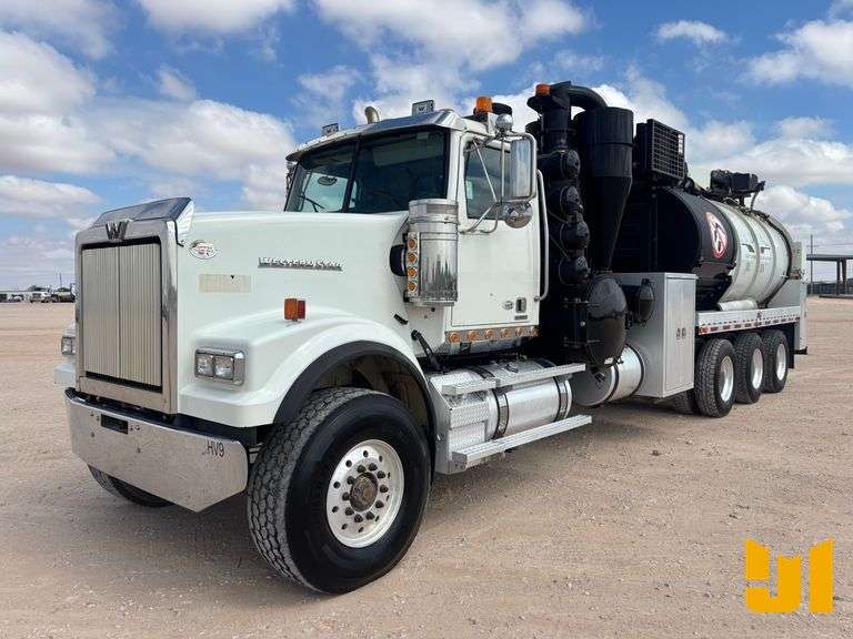2019 WESTERN STAR 4900SF TRI/A HYDROVAC TRUCK VIN: 5KKPAEFG4KPKC3773