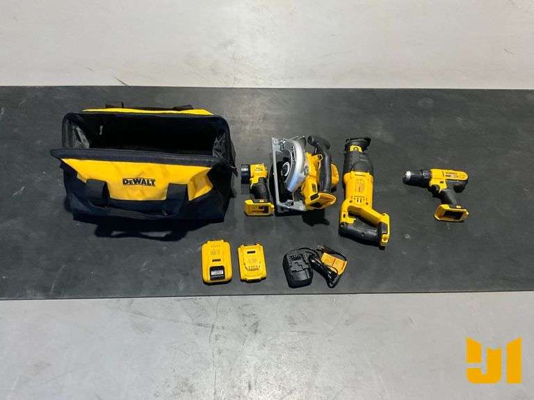 UNUSED DEWALT TOOL SET  DEWALT TOOLS