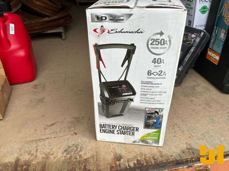 UNUSED SCHUMACHER SC1325 BATTERY CHARGER/ENGINE STARTER