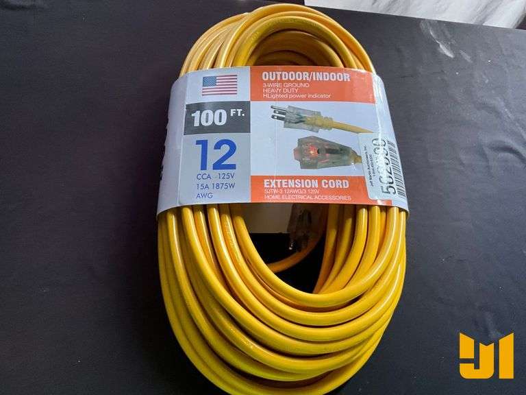 UNUSED OUTDOOR/INDOOR 100' EXTENSION CORD