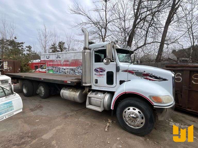 2006 PETERBILT 335 SINGLE AXLE ROLLBACK TRUCK VIN: 2NPLHD7X96M630314