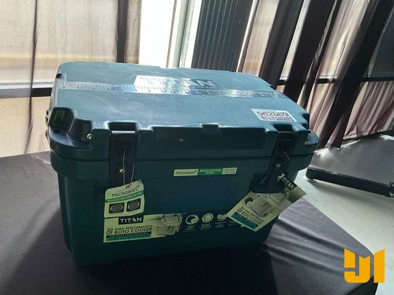 TITAN 20QT COOLER