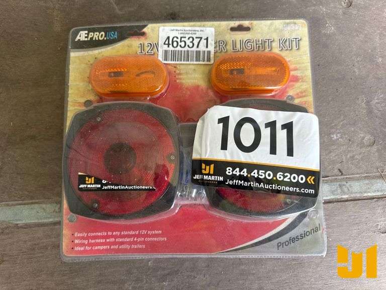 UNUSED TRAILER TAIL LIGHT KIT