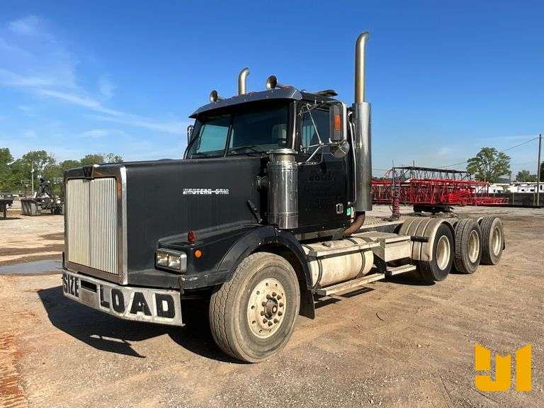 2002 WESTERN STAR 4900 TRI AXLE DAY CAB TRUCK TRACTOR VIN: 2WKNALAV82KJ88543