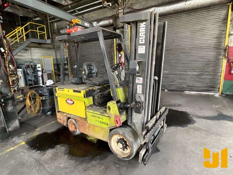 CLARK EC500-80 7275 LB ELECTRIC FORKLIFT SN: E68500407915-0