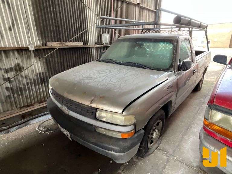 2002 CHEVROLET SILVERADO 1500 2WD PICKUP VIN: 1GCEC14W02Z166440