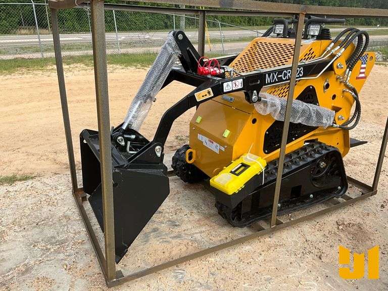 UNUSED 2025 AGT MX-CRT23 STAND ON MULTI TERRAIN LOADER SN: MXCRT232025X00357