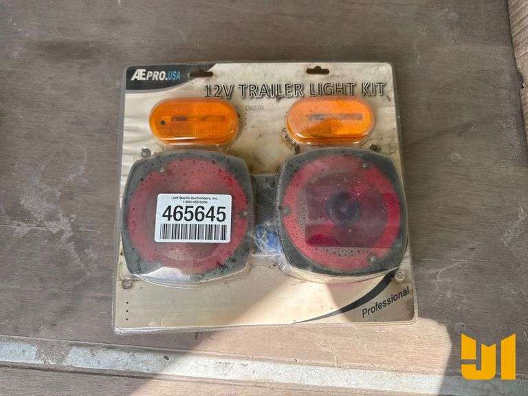 UNUSED TRAILER TAIL LIGHT KIT