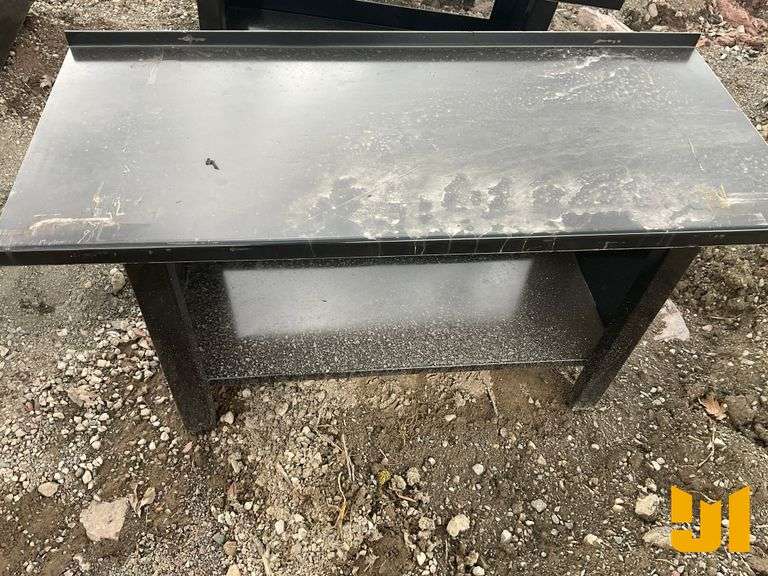 UNUSED METAL WORK BENCH