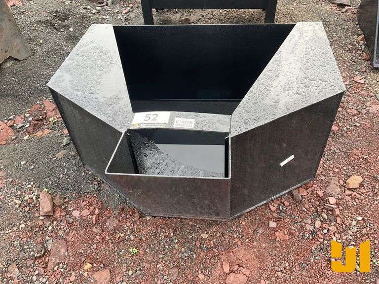 UNUSED KC 3/4 CU YD CONCRETE PLACEMENT BUCKET