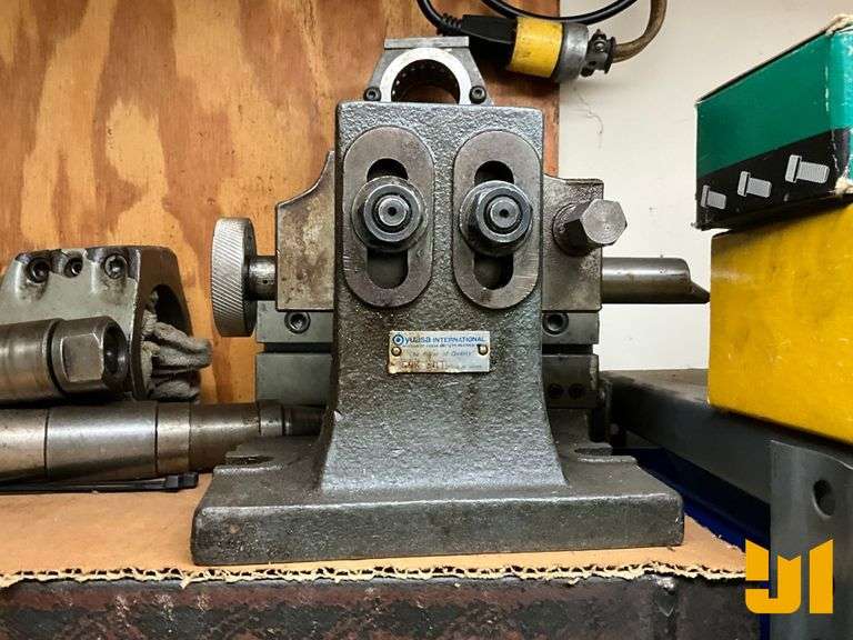 YUASA INTERNATIONAL ADJUSTABLE TAILSTOCK SN: 553-301