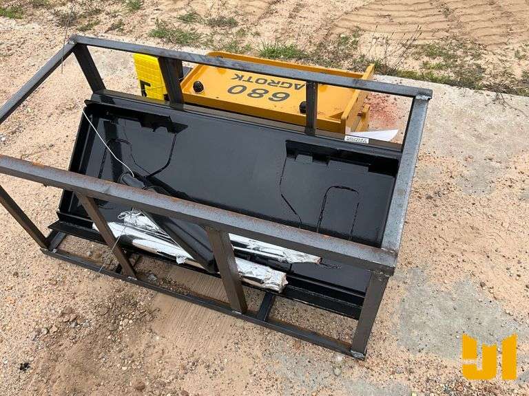 UNUSED 2026 AGT SSHH680 HYDRAULIC HAMMER SN: SSHH68026030402E