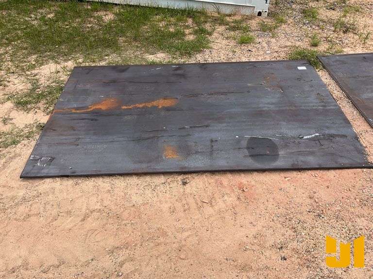UNUSED ROAD PLATE