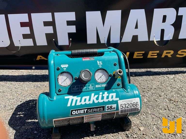UNUSED MAKITA QUIET SERIES  STATIONARY AIR COMPRESSOR SN: 06137
