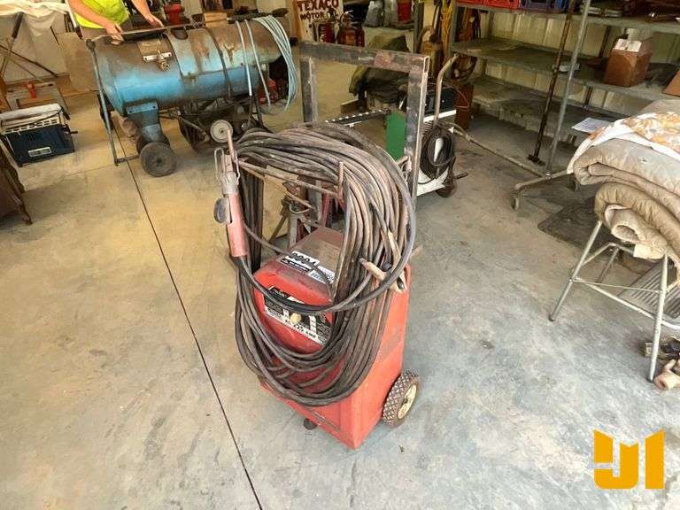 LINCOLN AC225S 225 AMP PORTABLE WELDER SN: 7050208