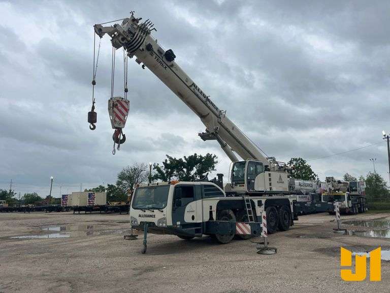 2011 TEREX - DEMAG AC100/4L ALL TERRAIN CRANE SN: 10171