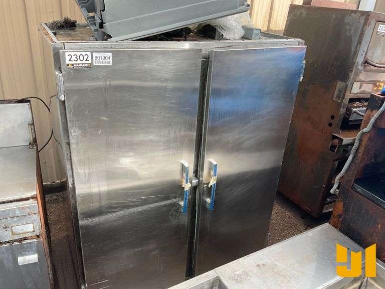 REFRIGERATOR*** NO ASSISTANCE LOADING *** WORKING CONDITION: UNKNOWN