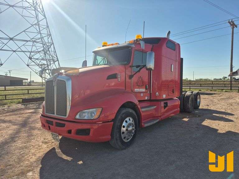 2016 KENWORTH T600 TANDEM AXLE TRUCK TRACTOR VIN: 1XKADP9XXGJ495737