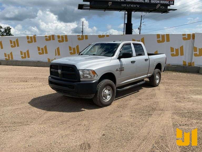2018 RAM 2500HD CREW CAB 4X4 PICKUP VIN: 3C6UR5CL2JG122308