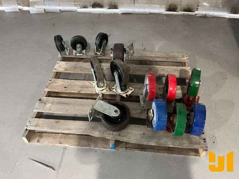 QTY OF HEAVY DUTY BOLT ON CASTERS