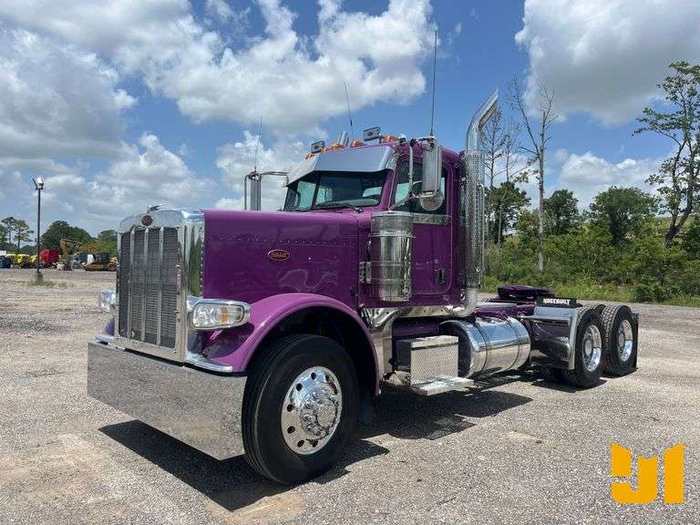 2014 PETERBILT 388 TANDEM AXLE DAY CAB TRUCK TRACTOR VIN: 1XPWD49X4ED231701