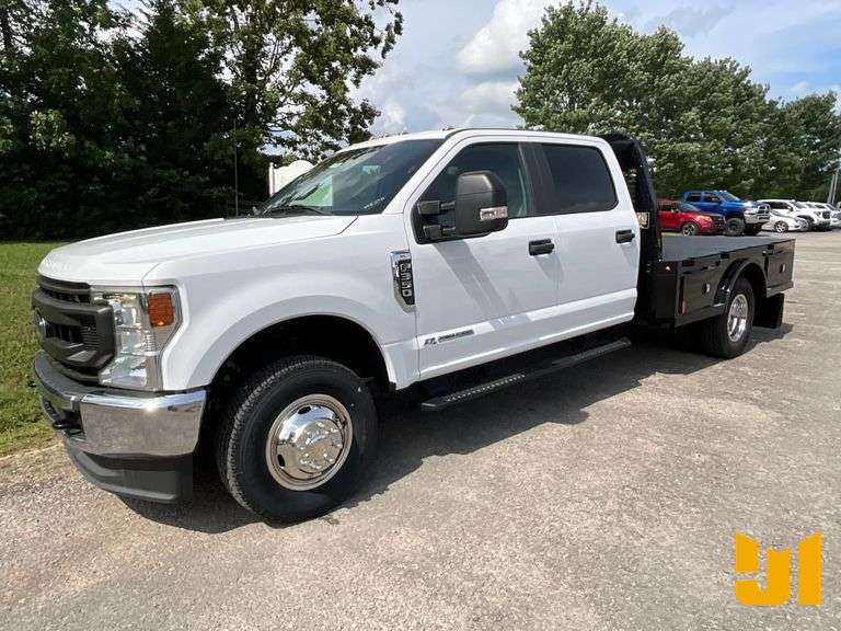 2023 FORD F-350 XL SINGLE AXLE CREW CAB 4X4 FLATBED TRUCK VIN: 1FD8W3HT5NEF12733