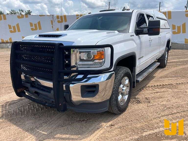 2018 GMC SIERRA 2500HD SLE CREW CAB 4X4 PICKUP VIN: 1GT12SEY2JF176765