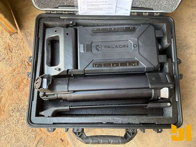 UNUSED PALADIN PORTABLE LED LIGHT