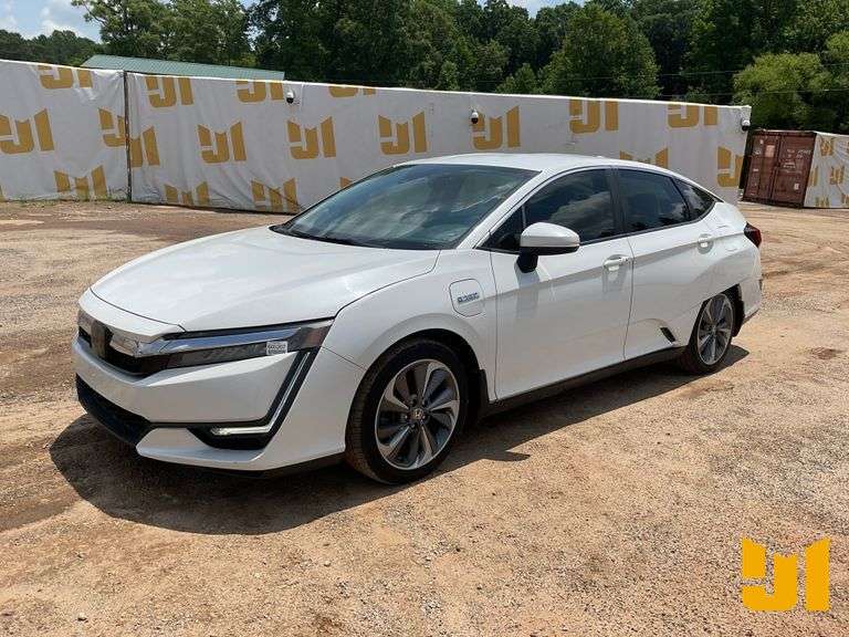 2018 HONDA CLARITY PHEV VIN: JHMZC5F19JC016580 FWD - Jeff Martin