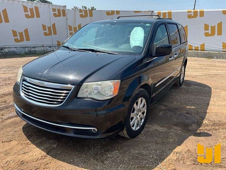 2015 CHRYSLER TOWN AND COUNTRY VIN: 2C4RC1BG9FR515267 2WD
