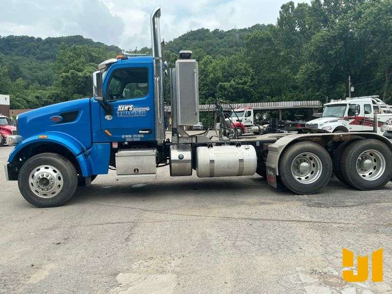 2020 PETERBILT 567 TANDEM AXLE DAY CAB TRUCK TRACTOR VIN: 1XPCD40X8LD684362