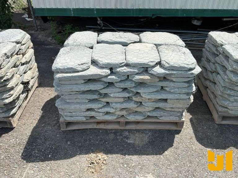PALLET OF 2 INCH TUMBLED GARDEN PATH BLUESTONE