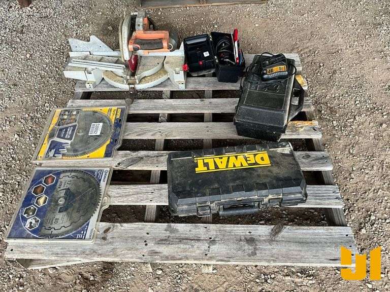 RIDGID TABLE SAW, ROTO Z ROTARY SAW WITH BLADES IN