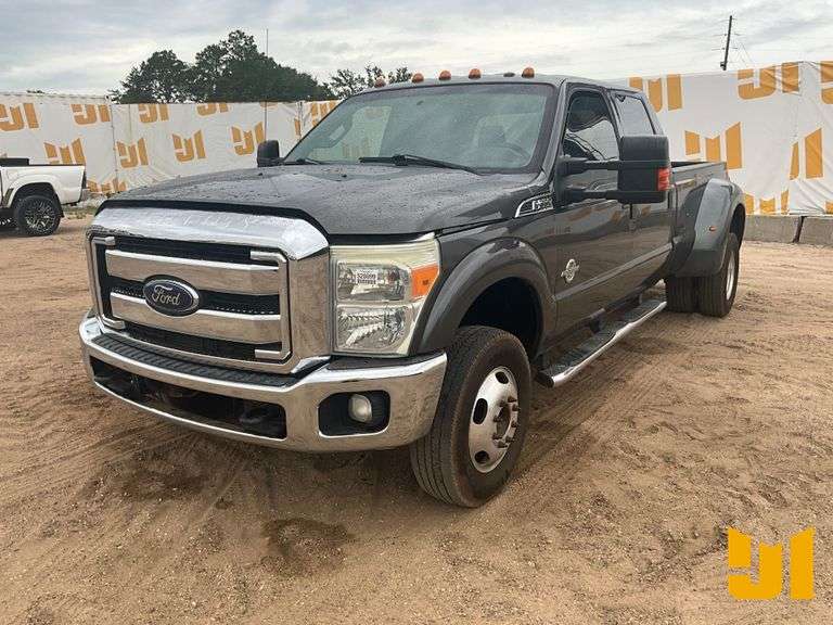 2016 FORD F-350  XLT CREW CAB 4X4 PICKUP VIN: 1FT8W3DT2GEA78770