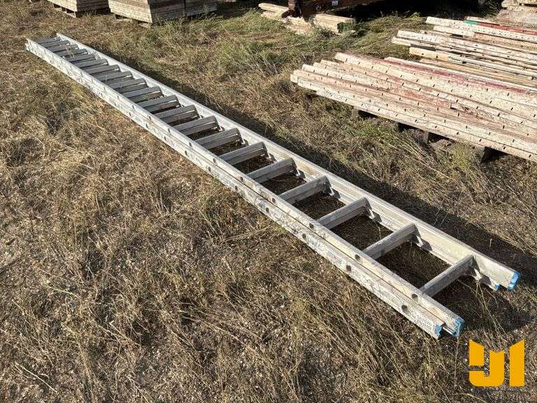 WERNER 40’ ALUMINUM EXTENSION LADDER