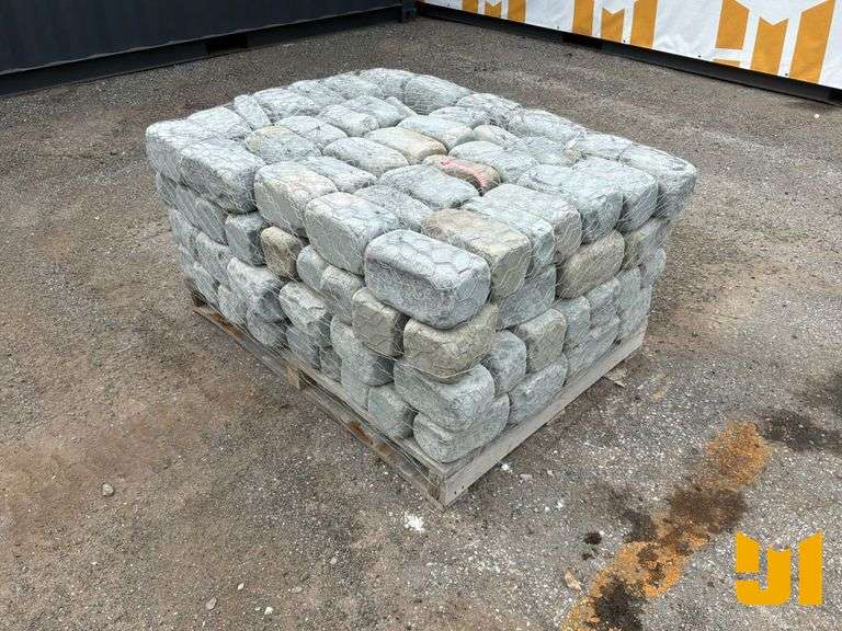 PALLET OF PENNSYLVANIA BLUE STONE COBBLESTONE