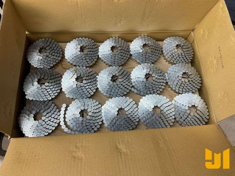 BOSTITCH GALVANIZED ROOFING NAILS 7200 TO A BOX QTY OF