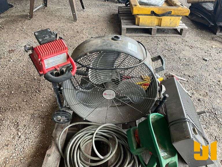 SCOTTS HAND FERTILIZER SPREADER, HEAT STREAM SPACE HEATER, HAMMER, HAND