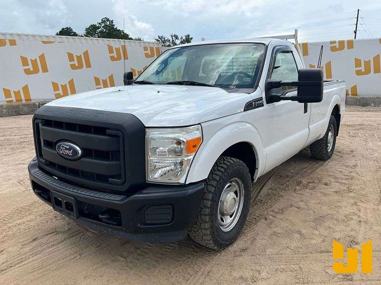 2015 FORD F-250 XL REGULAR CAB 4X2 PICKUP VIN: 1FTBF2A60FED56840
