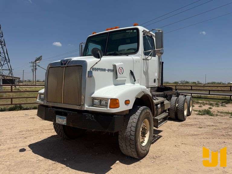 2005 WESTERN STAR 4900 6X6 TANDEM AXLE DAY CAB TRUCK TRACTOR VIN: 5KKKALDE95PU62129