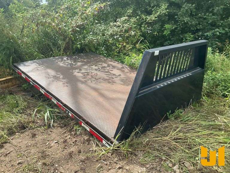 FLAT TRUCK BED