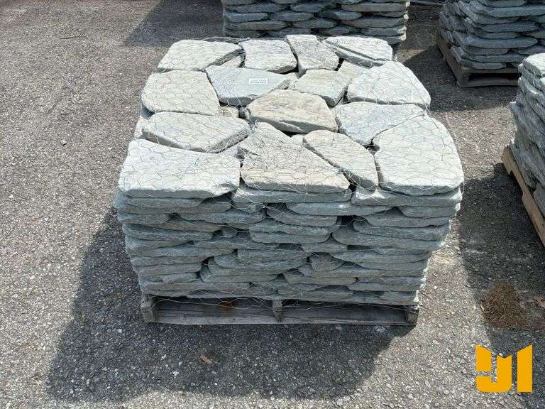 PALLET OF 1 1/2 INCH TUMBLED IRREGULAR PAVERS